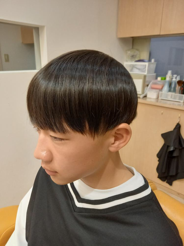 ストレートマッシュ | アクトスタイリッシュヘアー